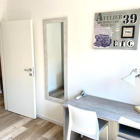 Appartement 10min From Center, 3 Bedroom With Balcony *