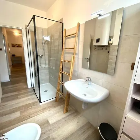 10min From Center, 3 Bedroom With Balcony Appartement *