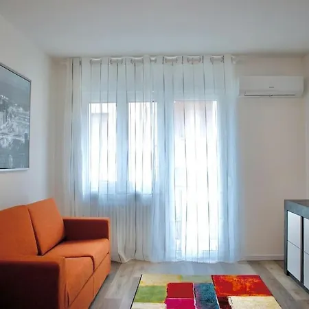 10min From Center, 3 Bedroom With Balcony Appartement *