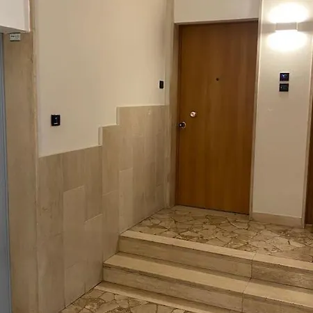 Appartement 10min From Center, 3 Bedroom With Balcony