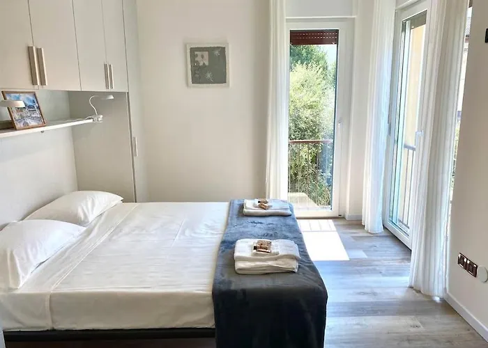 10min From Center, 3 Bedroom With Balcony Trydent