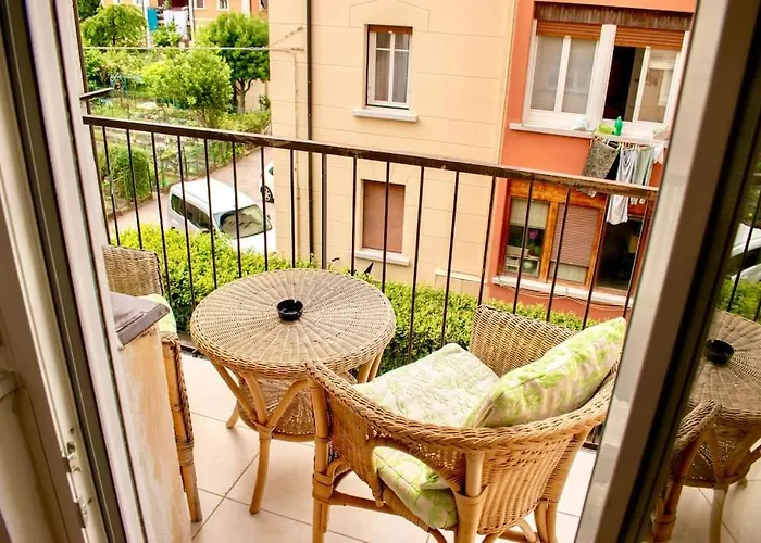 Apartament 10min From Center, 3 Bedroom With Balcony