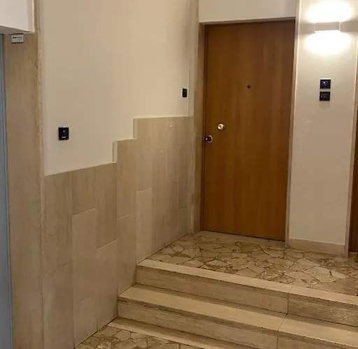 Apartament 10min From Center, 3 Bedroom With Balcony